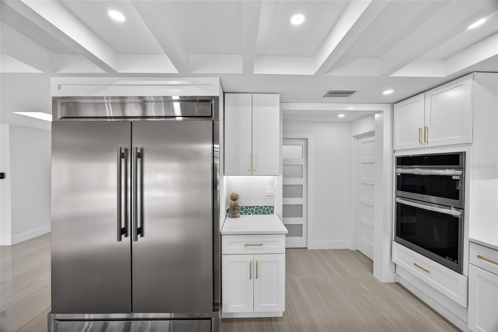 Image 15 of 64 For 2350 Via Venice