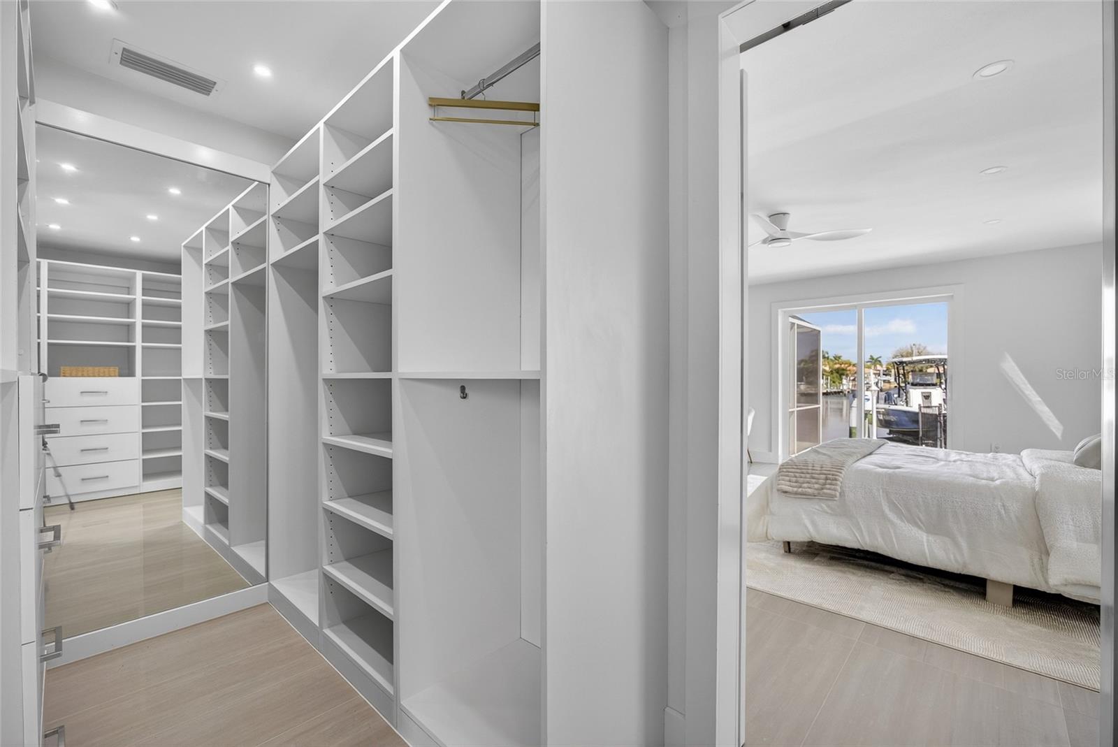 Image 21 of 64 For 2350 Via Venice