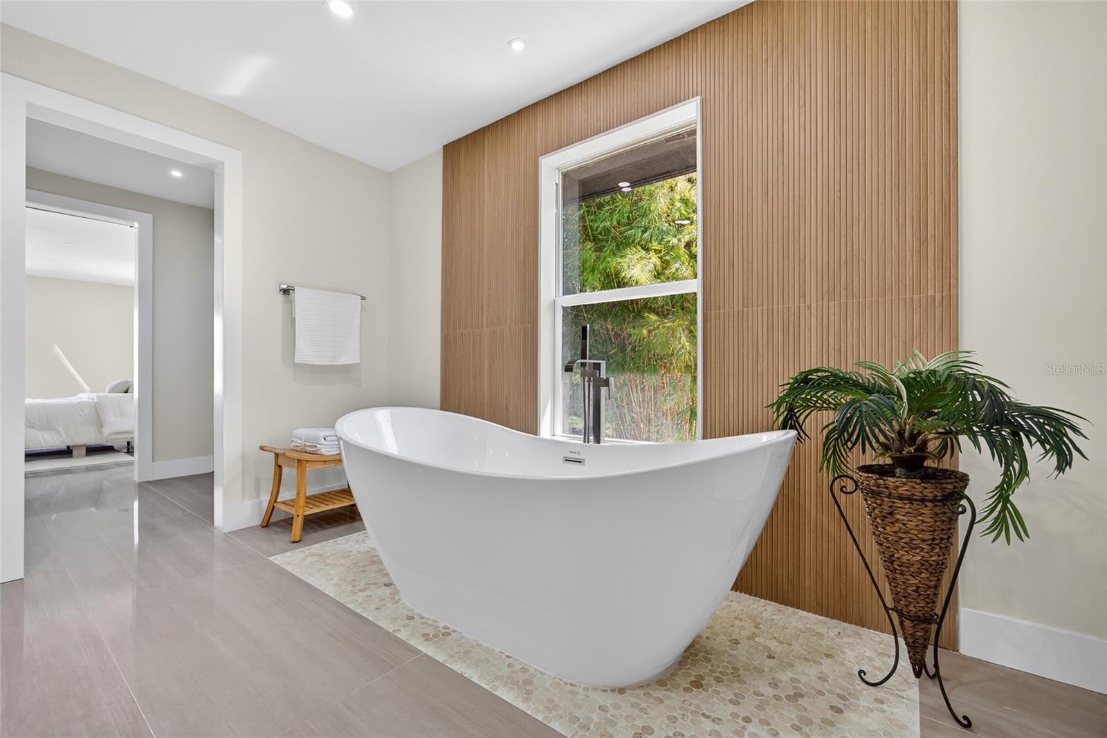 Image 24 of 64 For 2350 Via Venice