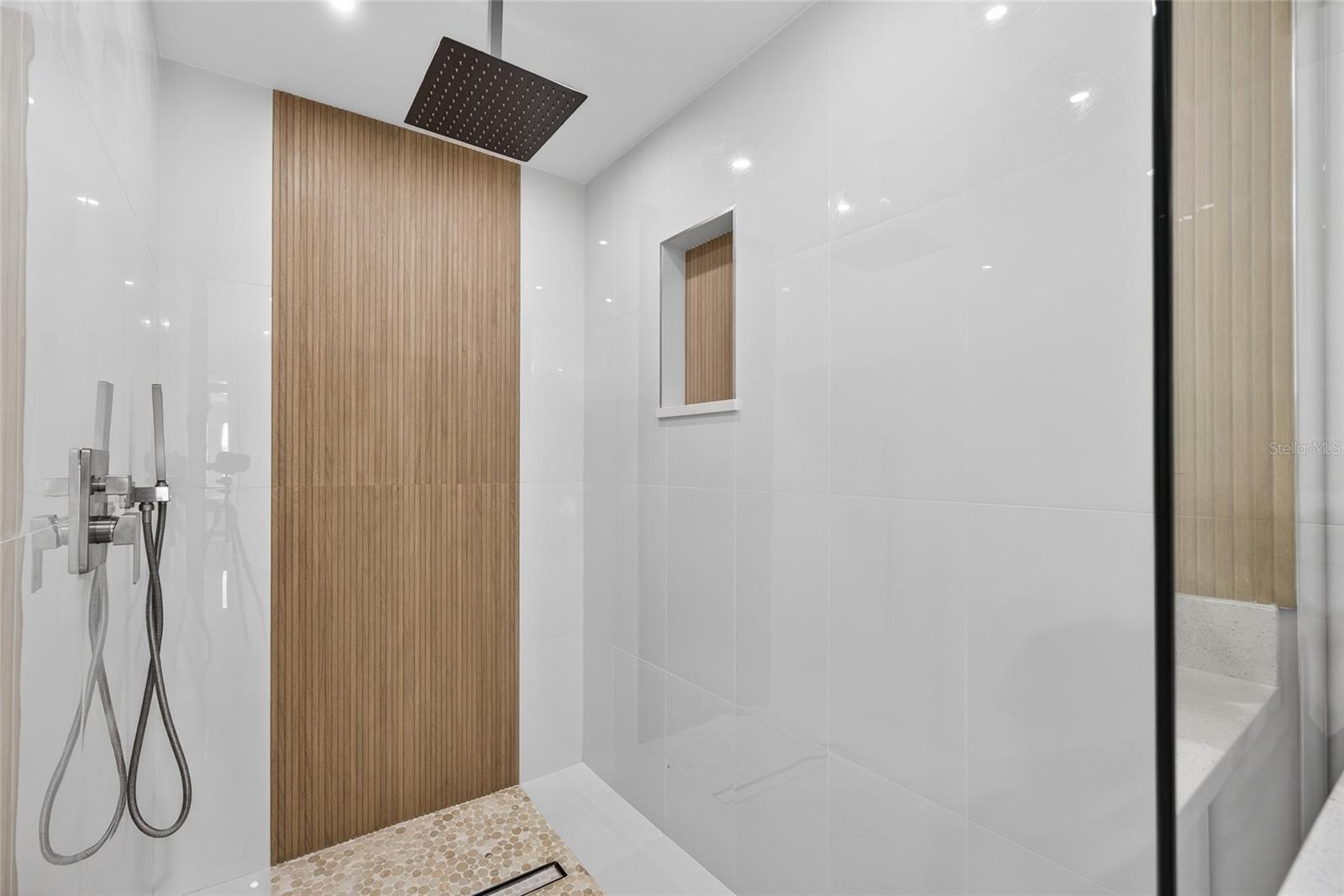 Image 25 of 64 For 2350 Via Venice