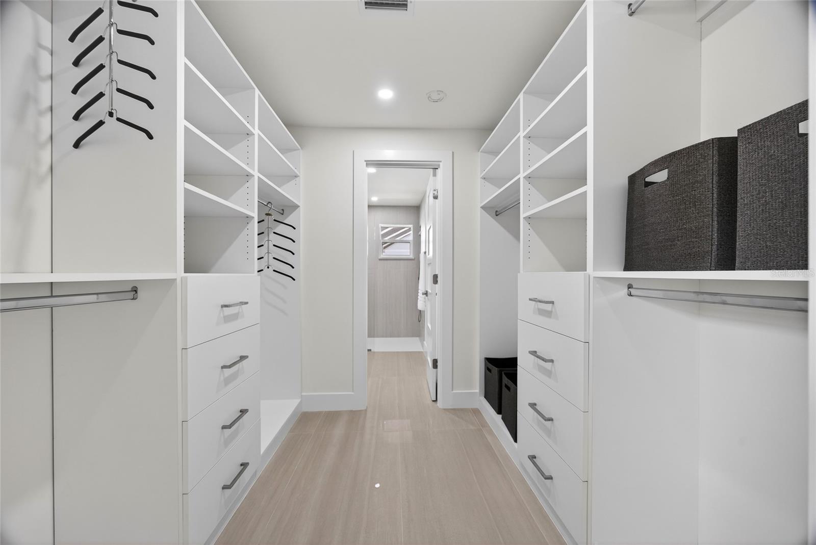 Image 29 of 64 For 2350 Via Venice