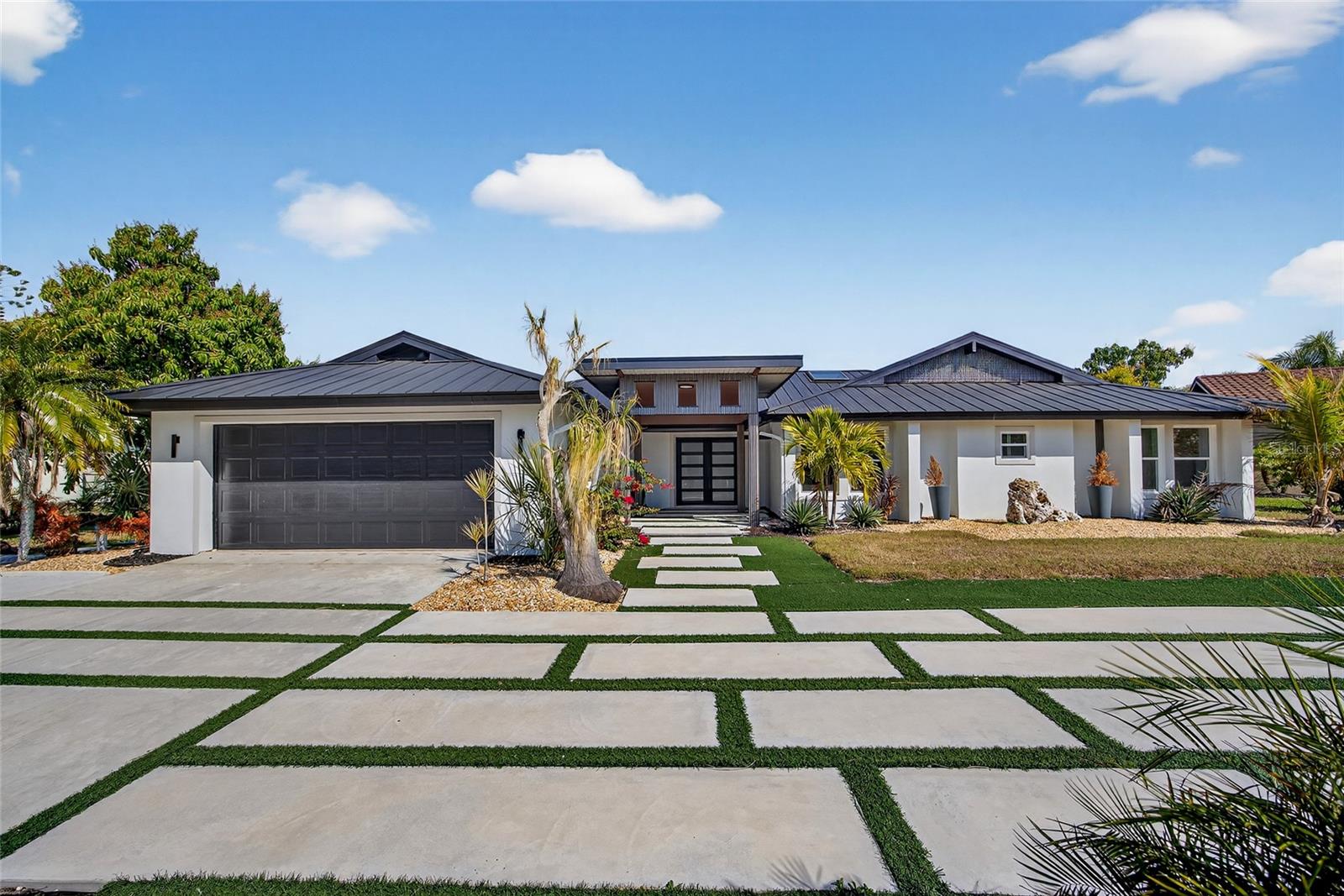 Image 62 of 64 For 2350 Via Venice