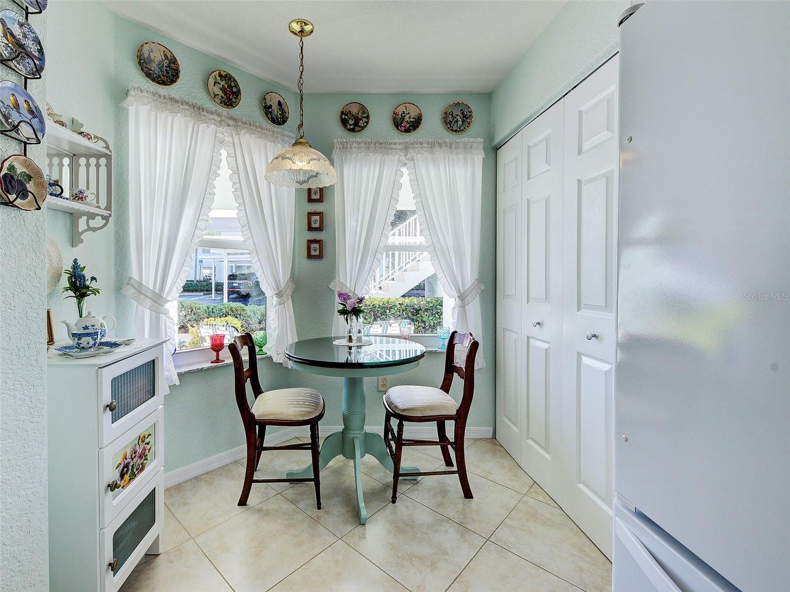 Image 14 of 50 For 5725 Greenwood Avenue 7102