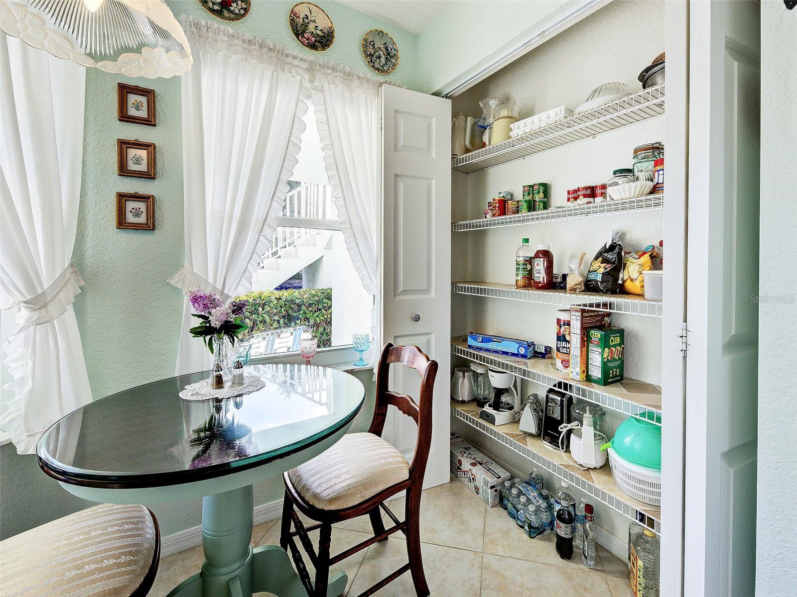 Image 15 of 50 For 5725 Greenwood Avenue 7102