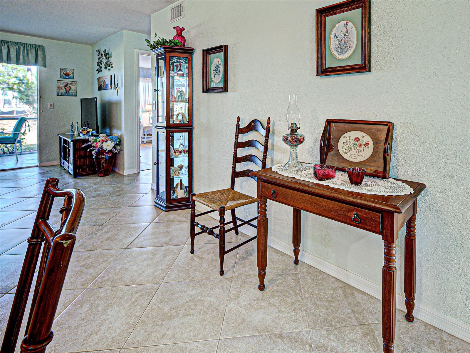 Image 17 of 50 For 5725 Greenwood Avenue 7102