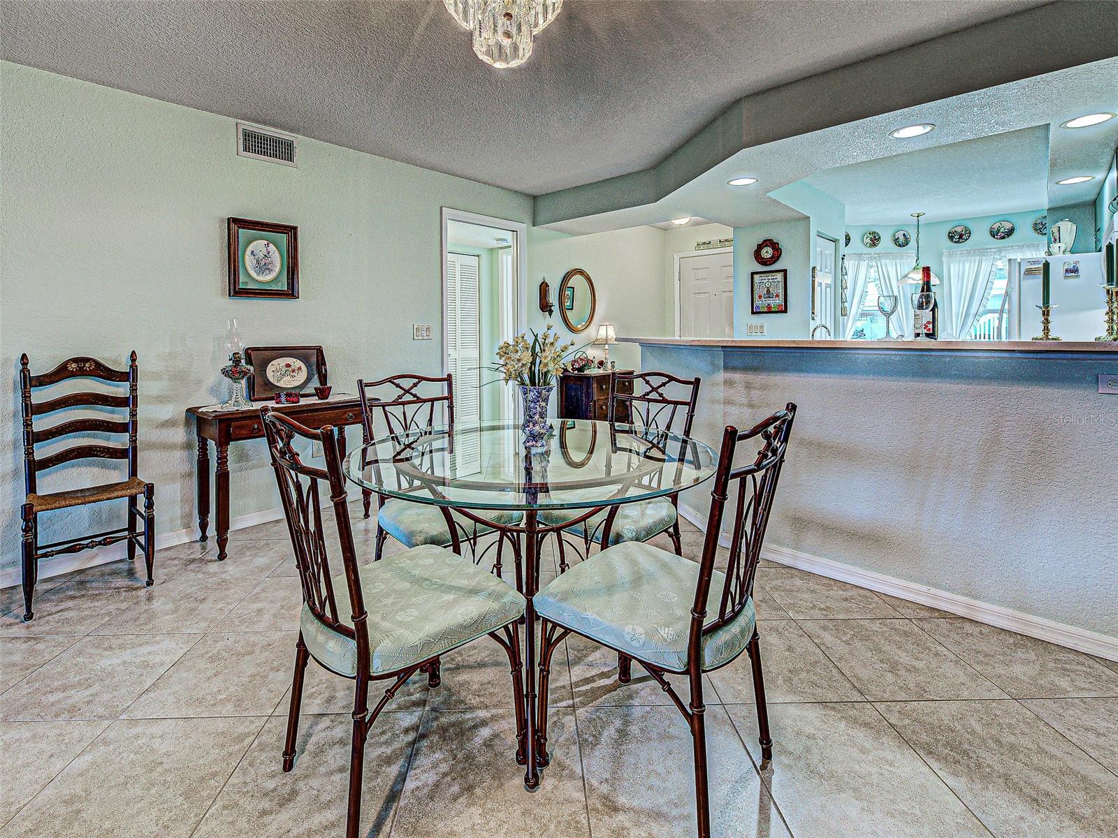 Image 20 of 50 For 5725 Greenwood Avenue 7102