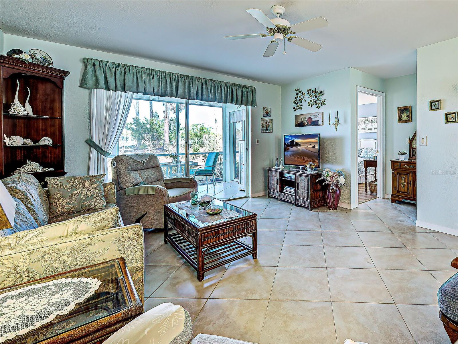 Image 21 of 50 For 5725 Greenwood Avenue 7102