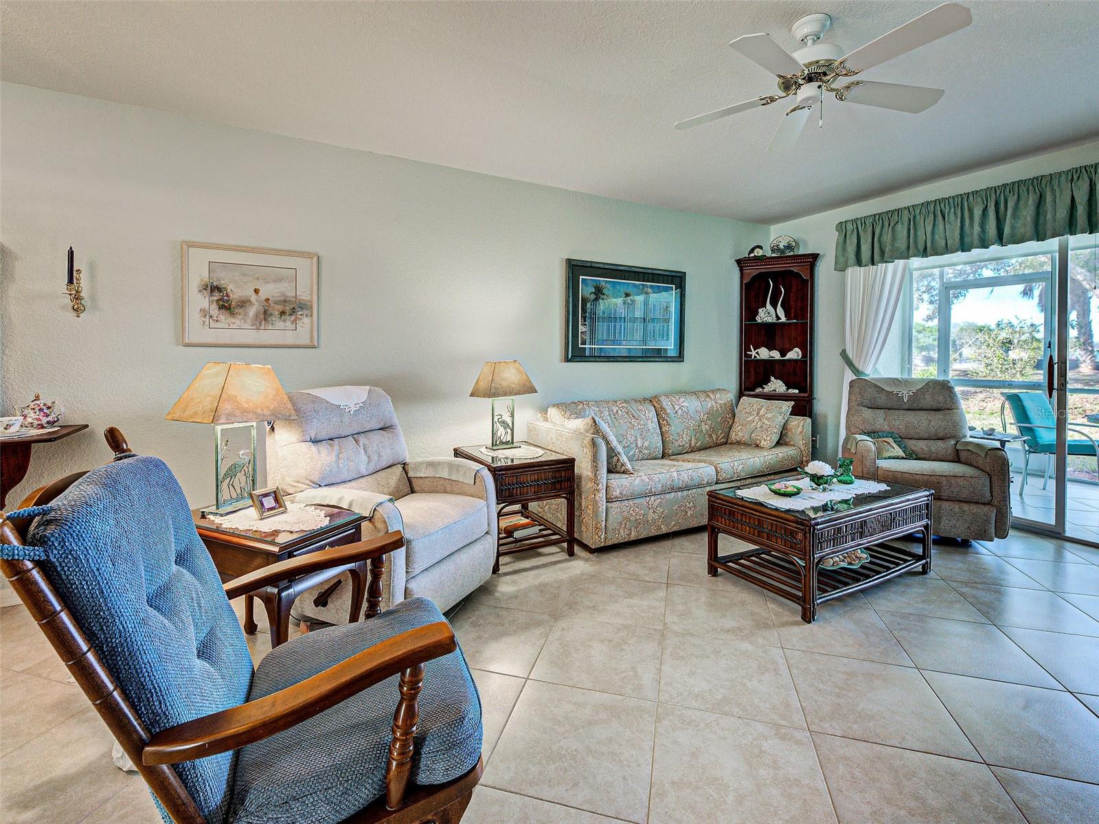 Image 22 of 50 For 5725 Greenwood Avenue 7102