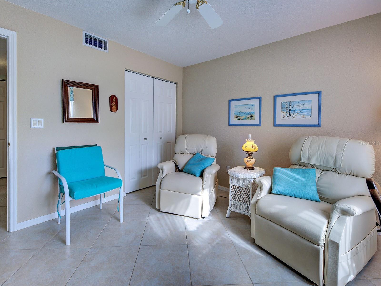 Image 37 of 50 For 5725 Greenwood Avenue 7102