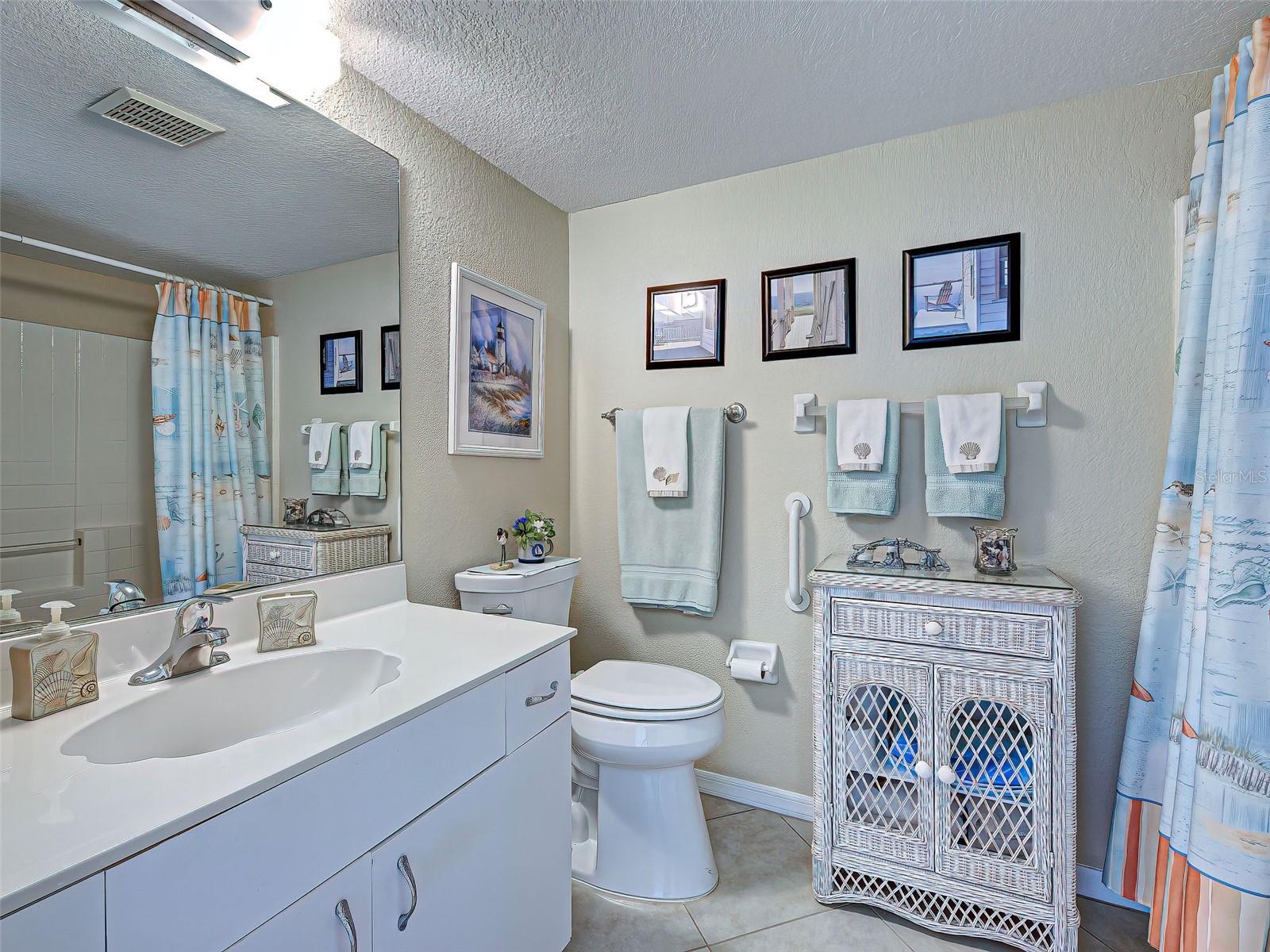 Image 38 of 50 For 5725 Greenwood Avenue 7102