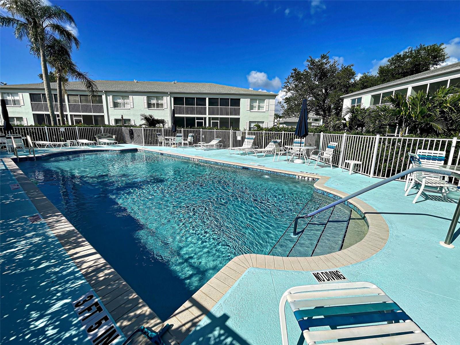 Image 46 of 50 For 5725 Greenwood Avenue 7102