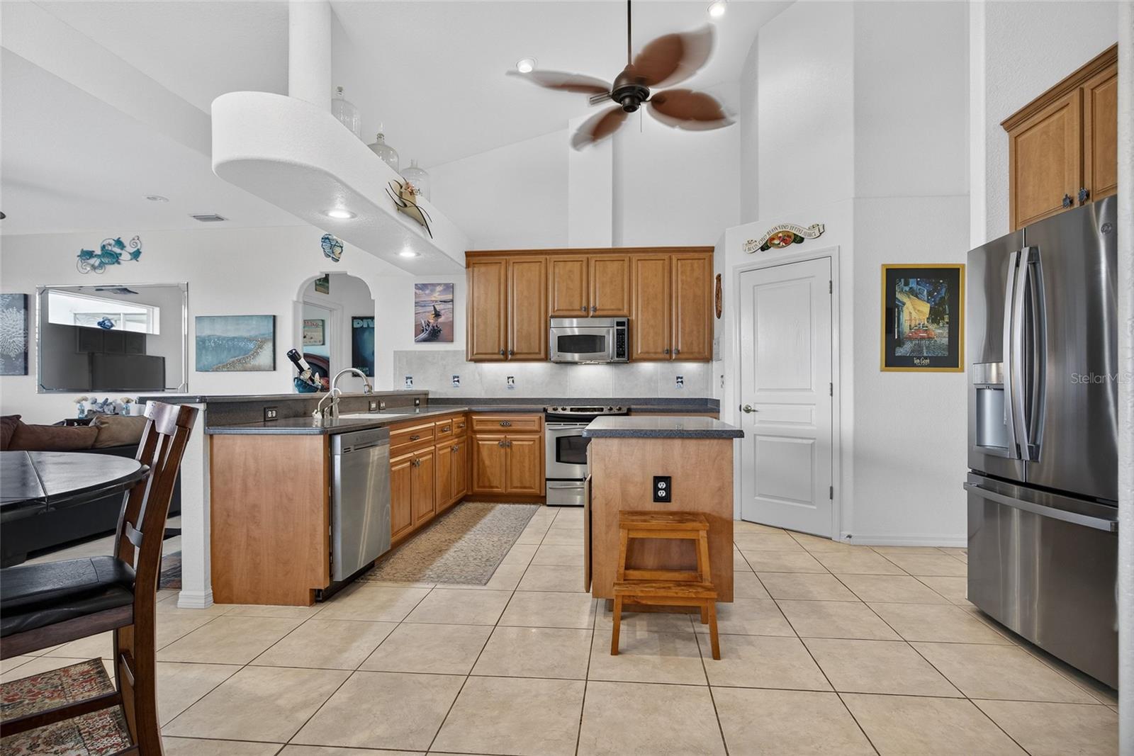 Image 10 of 36 For 33 Long Meadow Place