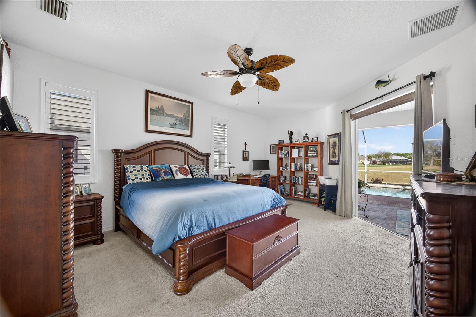 Image 14 of 36 For 33 Long Meadow Place