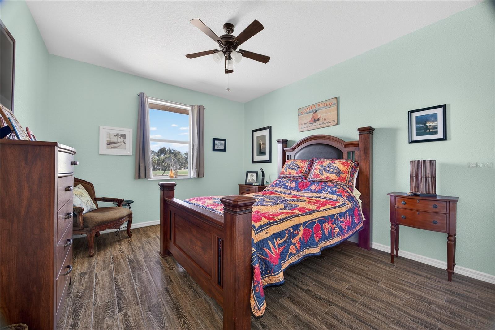 Image 21 of 36 For 33 Long Meadow Place