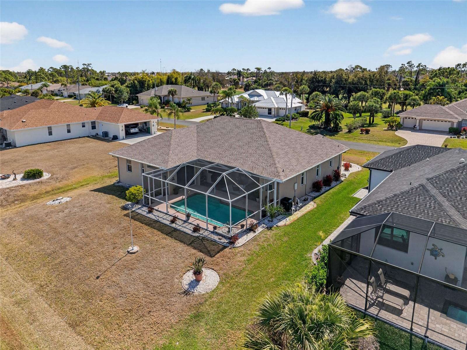 Image 28 of 36 For 33 Long Meadow Place