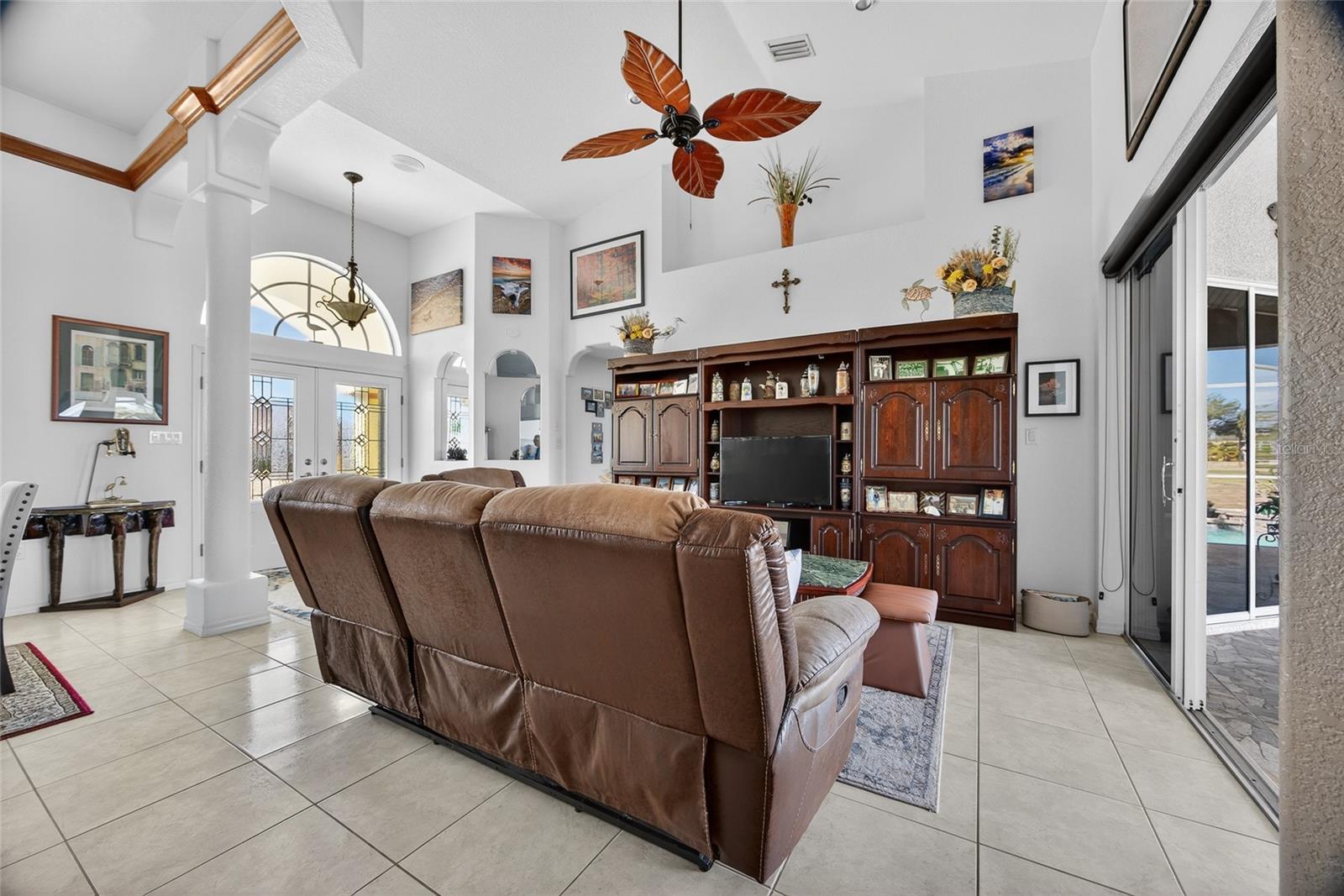 Image 5 of 36 For 33 Long Meadow Place