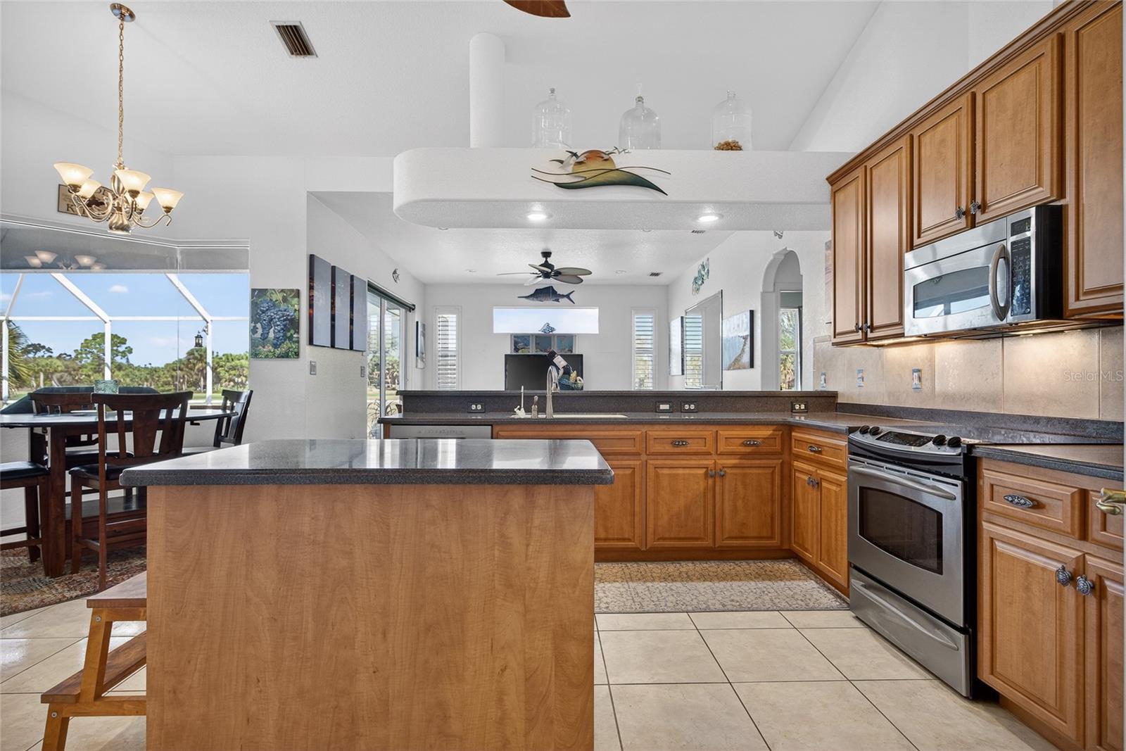 Image 9 of 36 For 33 Long Meadow Place