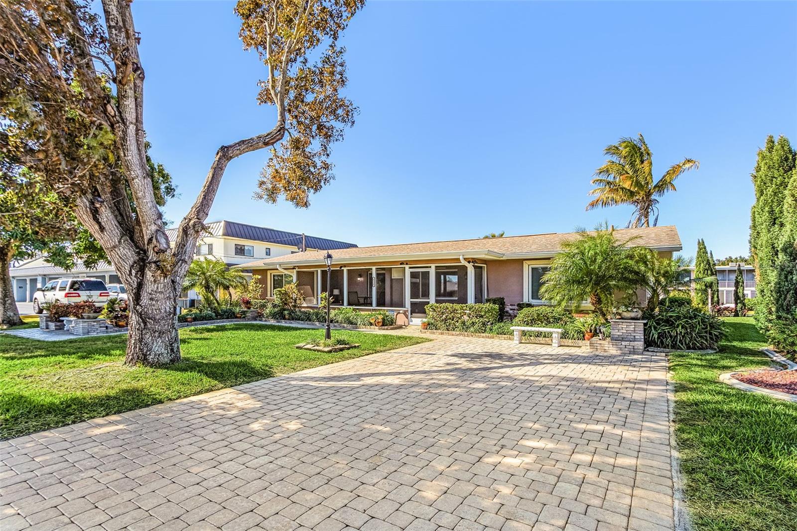 Image 2 of 27 For 4920 Viceroy Street