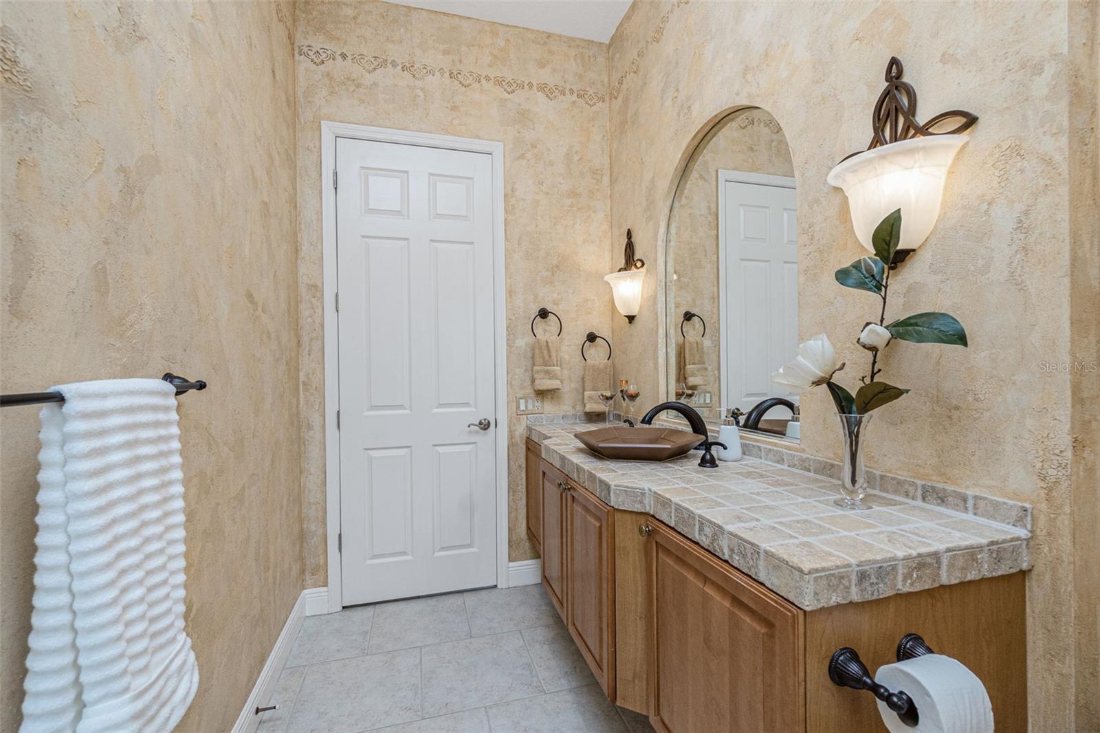 Image 52 of 94 For 5566 River Bay Drive