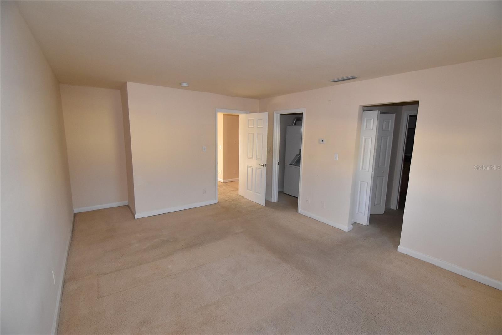 Image 14 of 18 For 220 Pompano Drive Se H