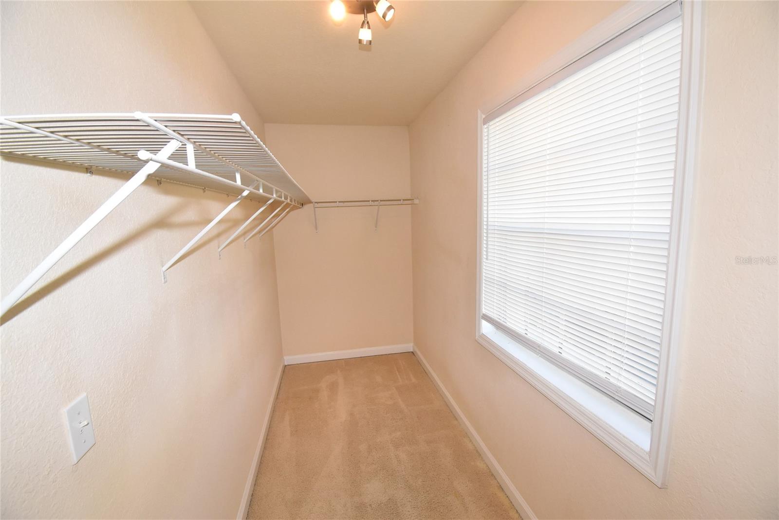 Image 15 of 18 For 220 Pompano Drive Se H