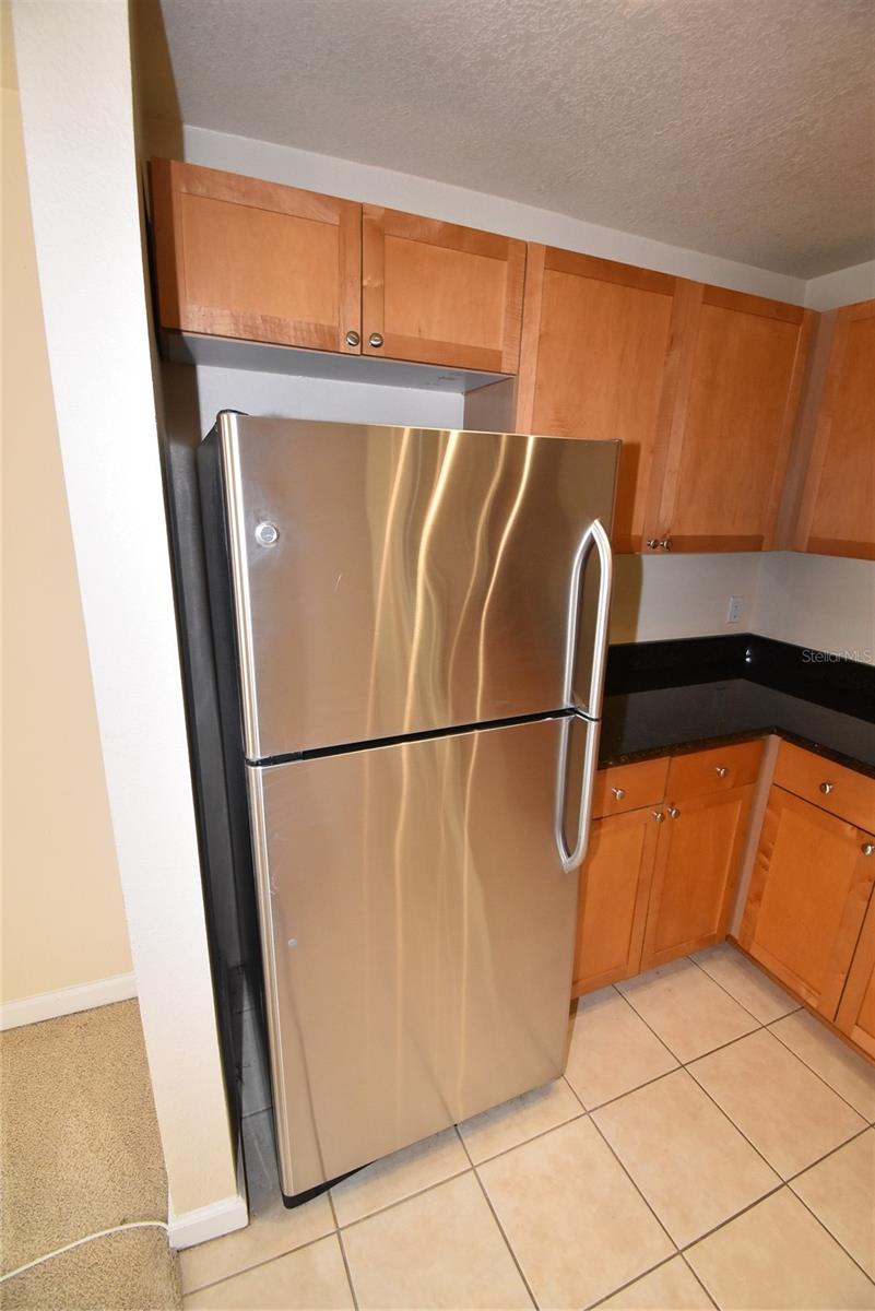 Image 6 of 18 For 220 Pompano Drive Se H