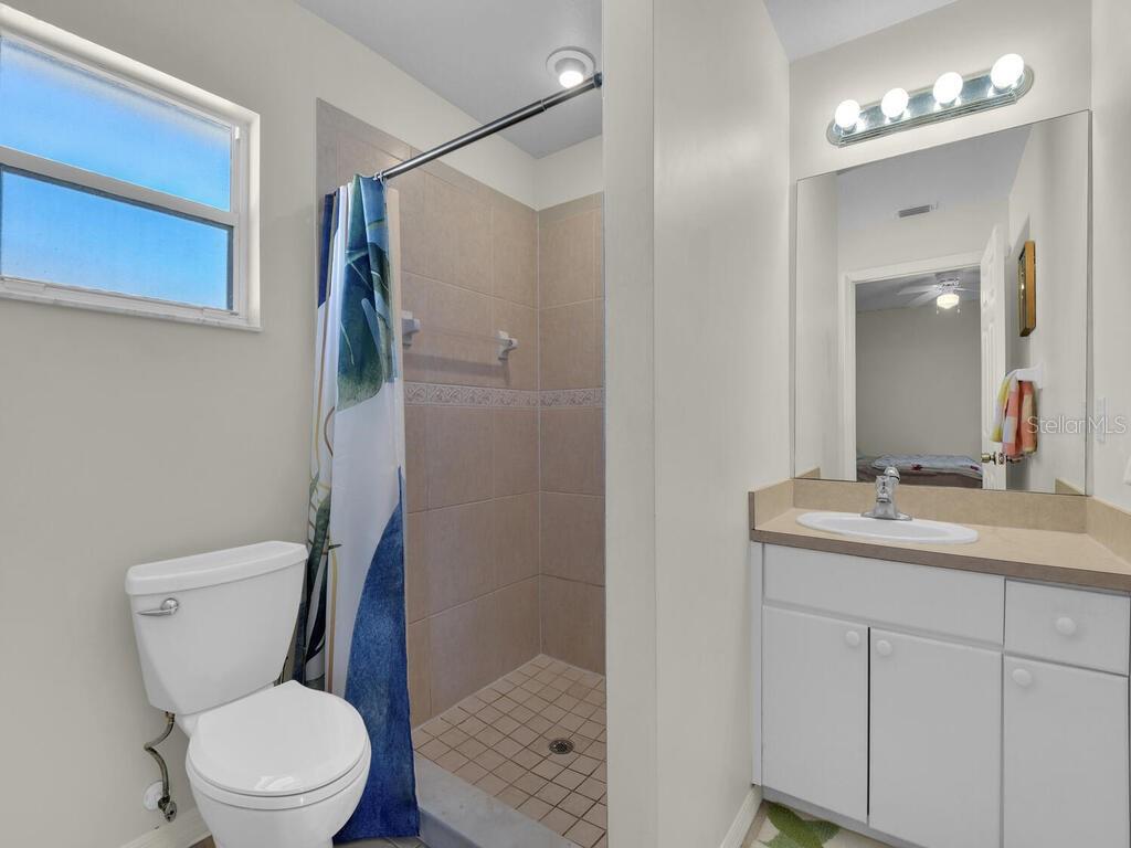 Image 33 of 43 For 1208-1210 24th Avenue