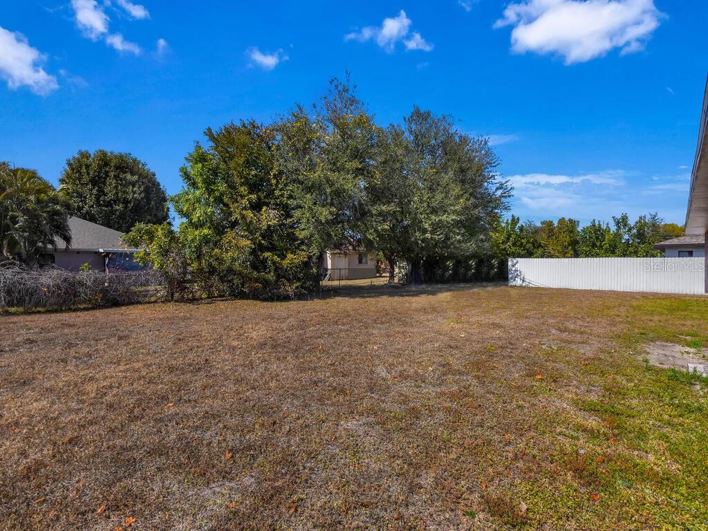 Image 36 of 43 For 1208-1210 24th Avenue