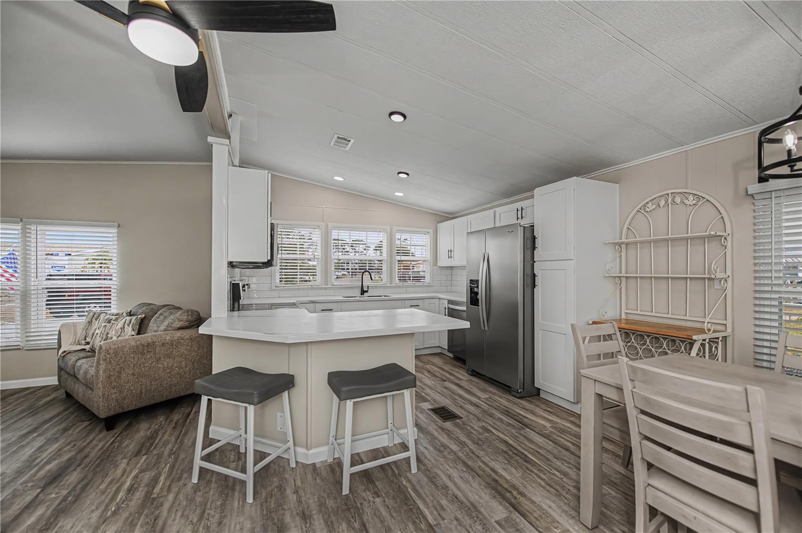 Image 15 of 62 For 720 Butterfield Circle