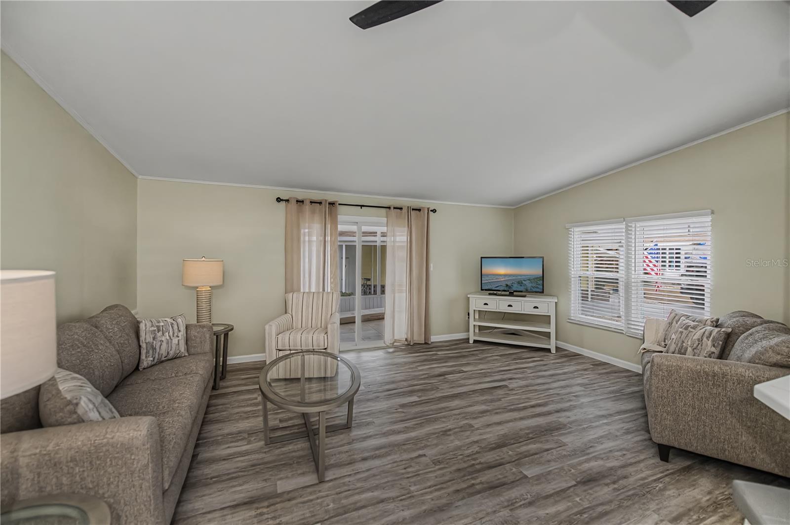 Image 21 of 62 For 720 Butterfield Circle