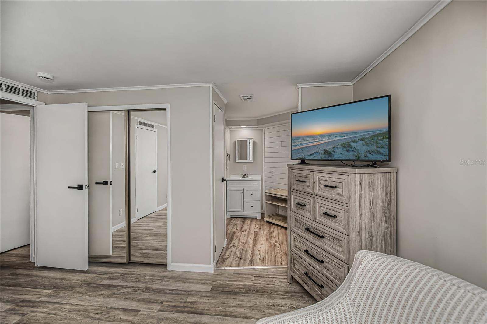 Image 30 of 62 For 720 Butterfield Circle