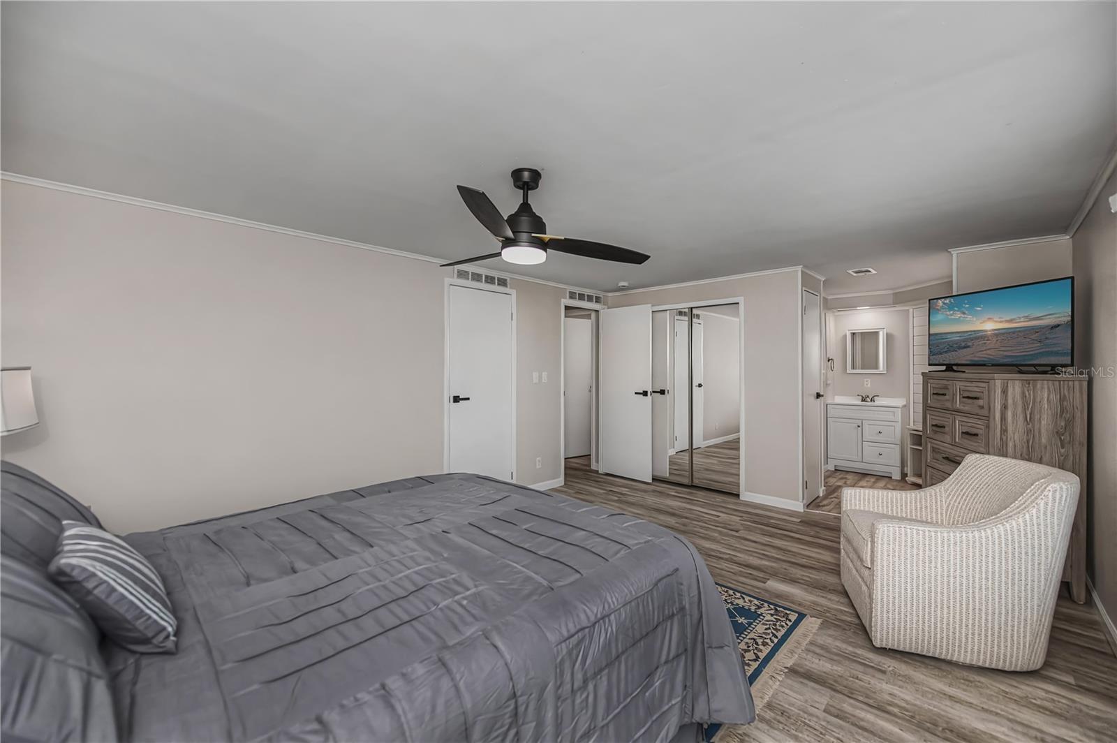 Image 31 of 62 For 720 Butterfield Circle