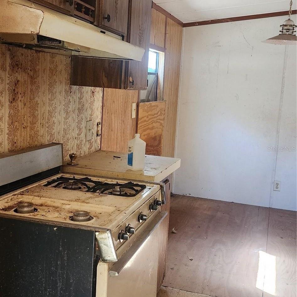 Image 4 of 12 For 107 College Lane