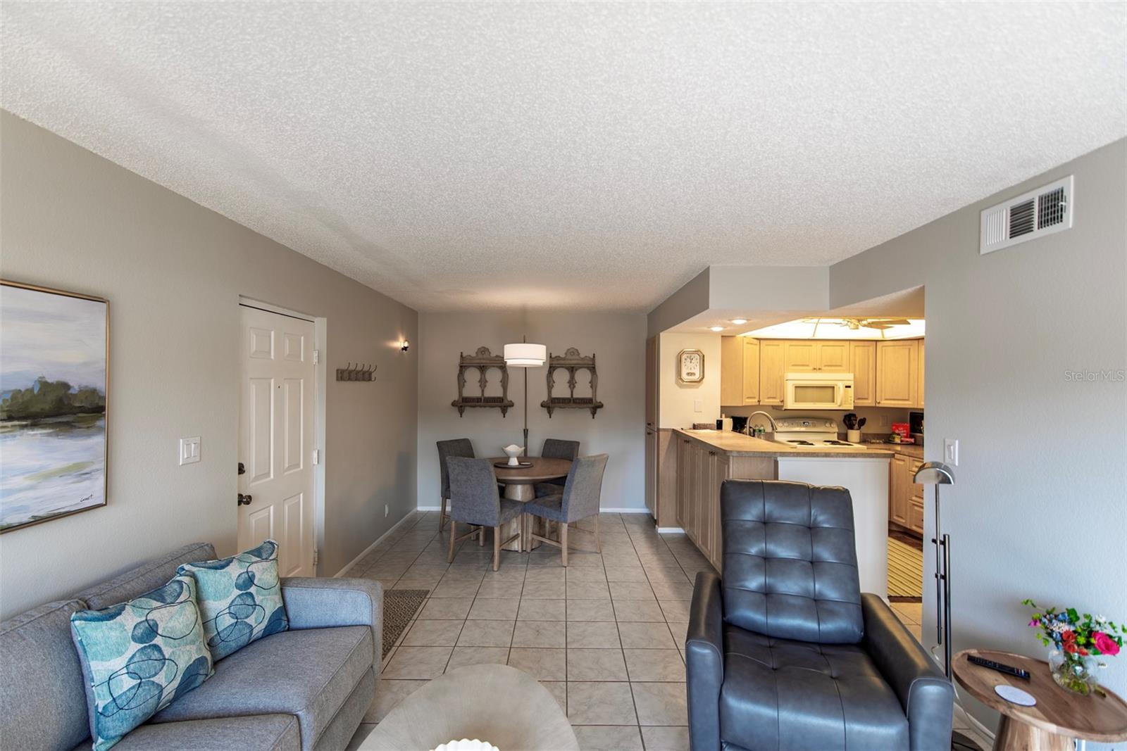 Image 3 of 19 For 19505 Quesada Avenue Aa105