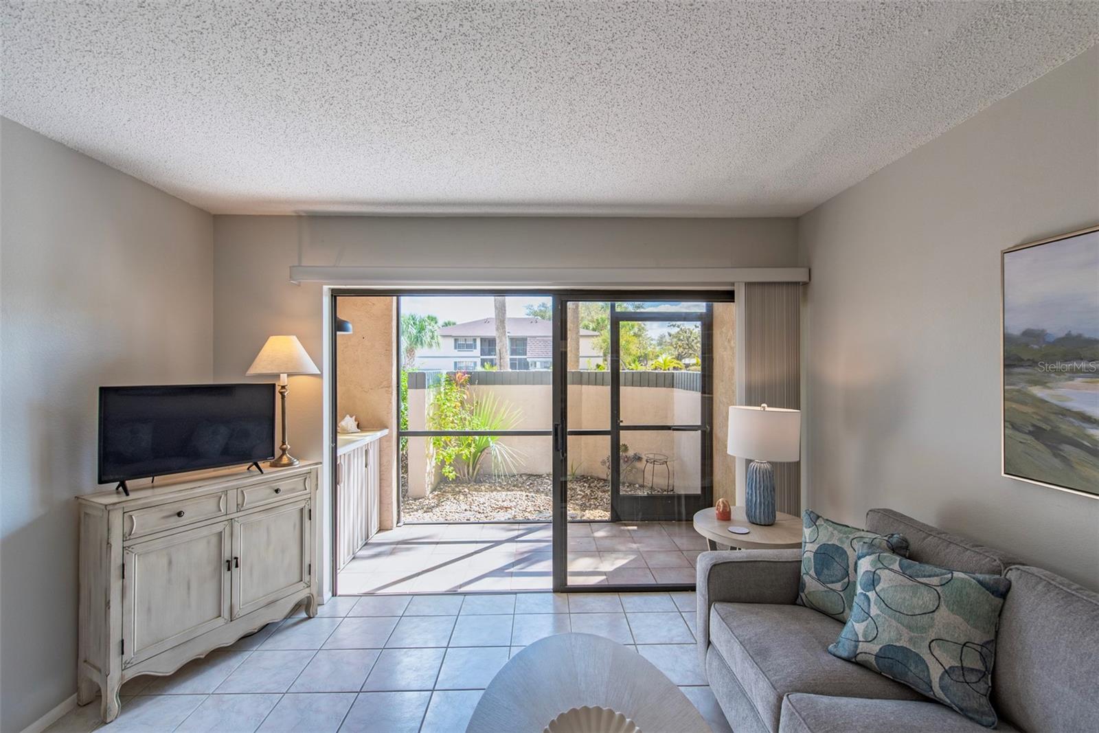 Image 5 of 19 For 19505 Quesada Avenue Aa105