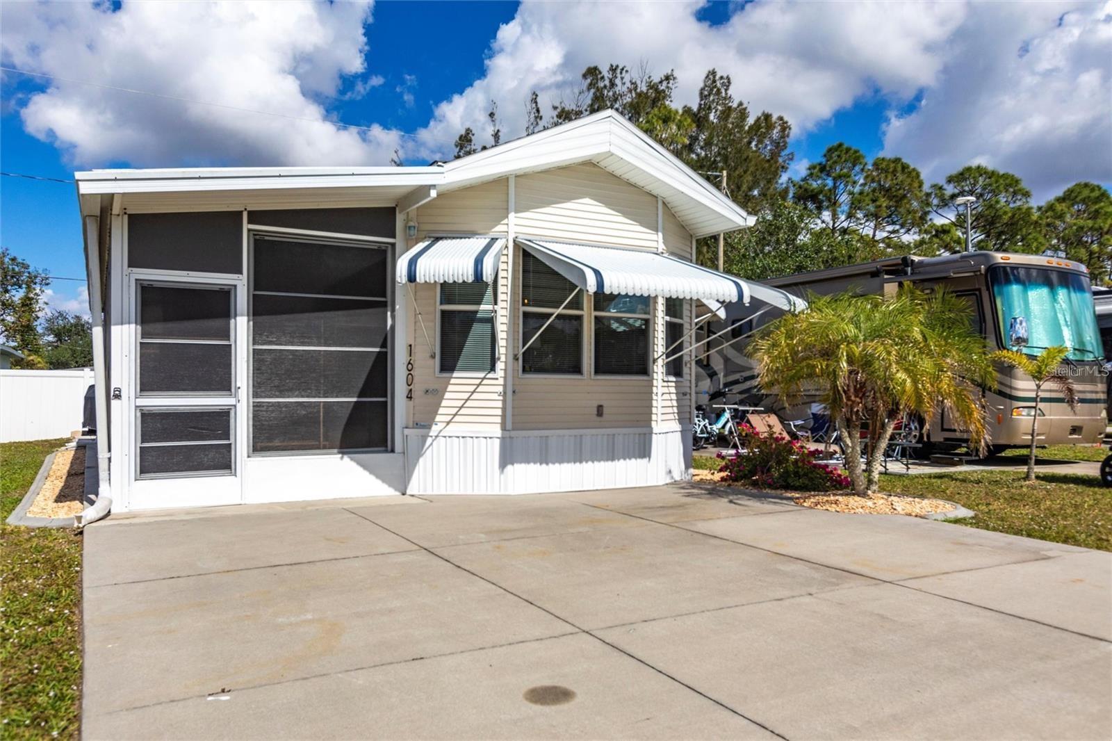 Image 2 of 18 For 1604 Manatee Loop