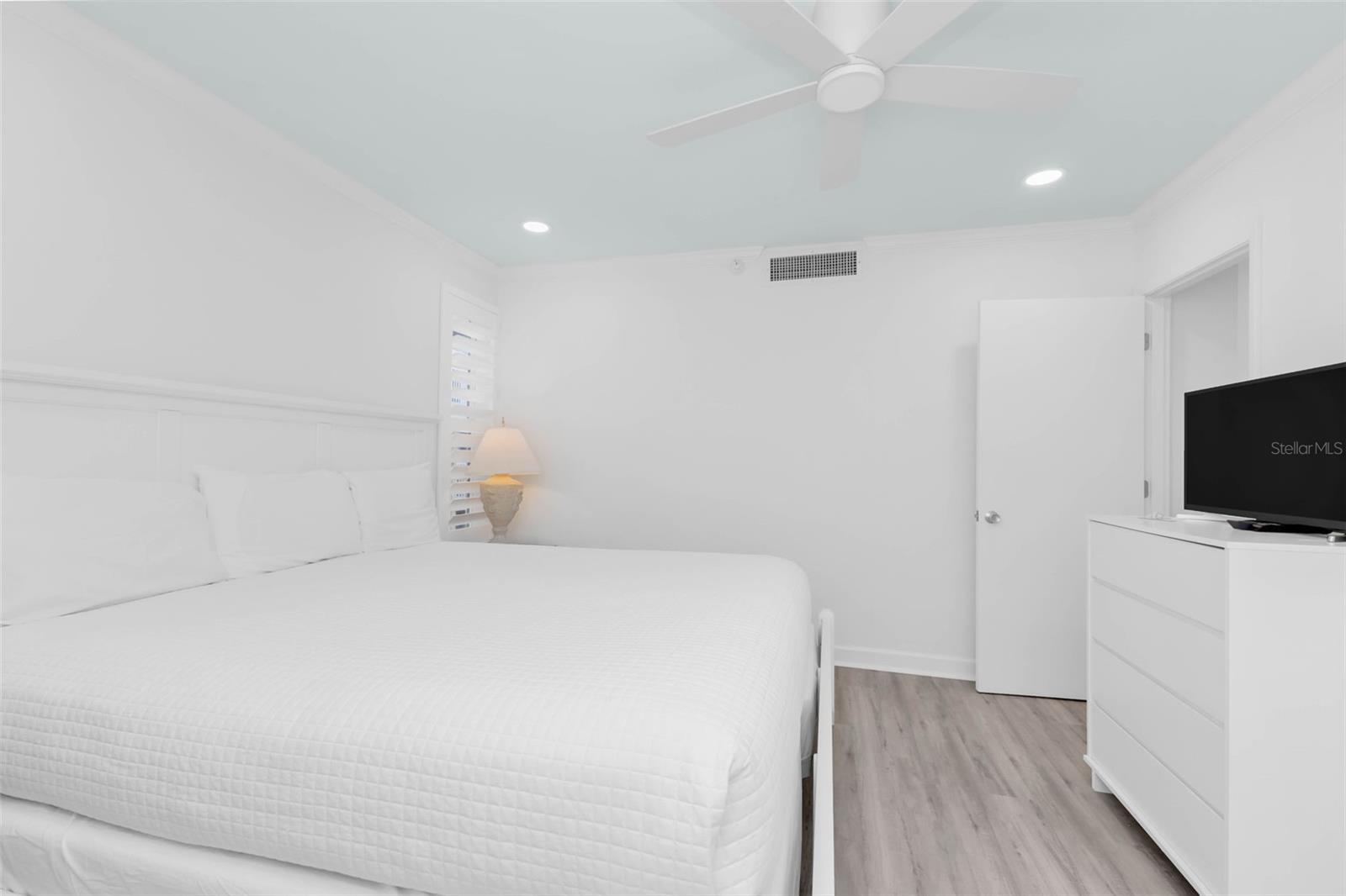 Image 10 of 77 For 7454 Palm Island Drive 3311