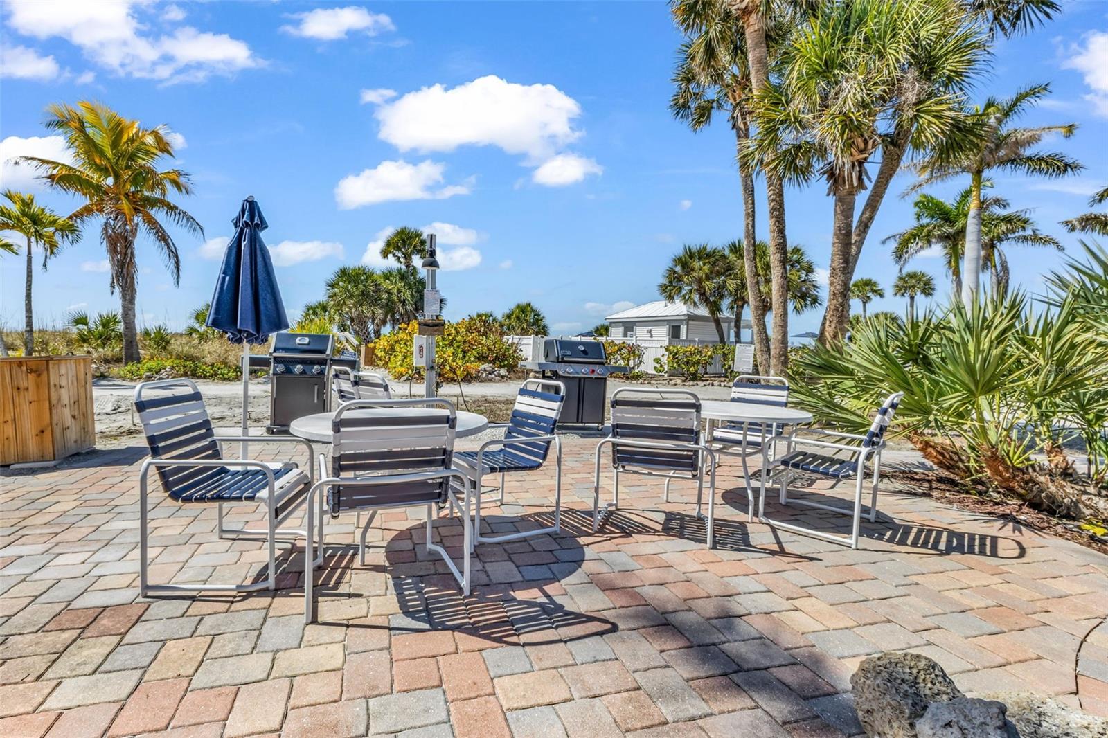 Image 40 of 77 For 7454 Palm Island Drive 3311