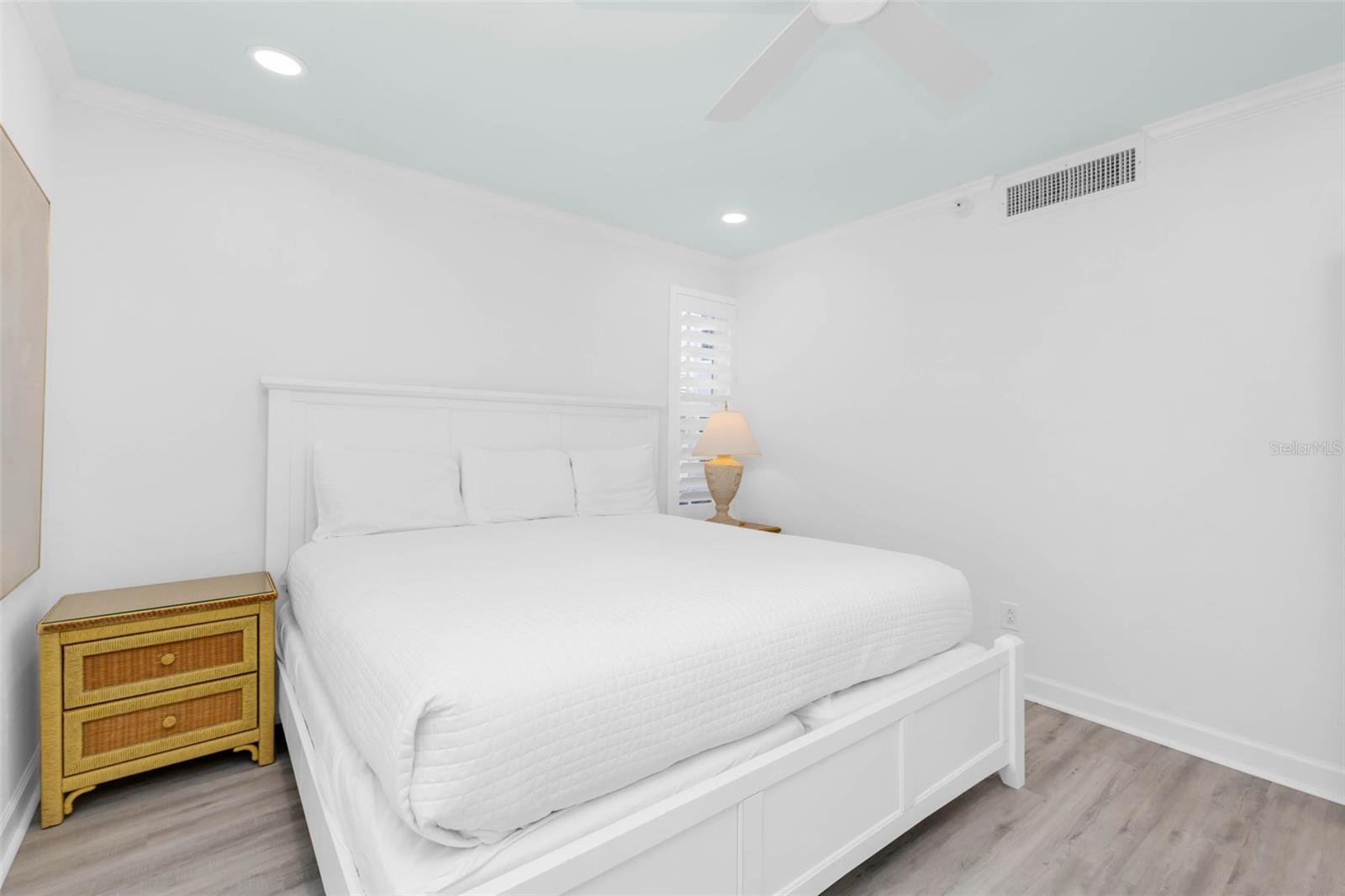 Image 9 of 77 For 7454 Palm Island Drive 3311