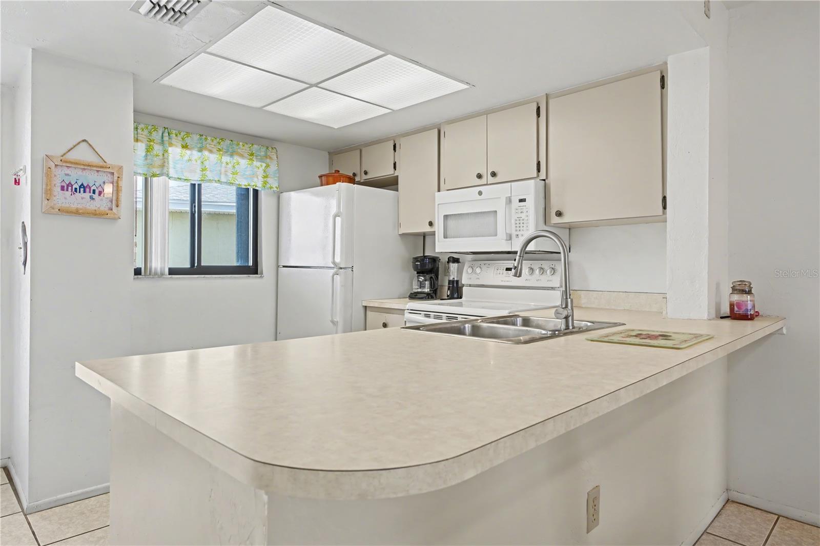 Image 18 of 34 For 25225 Rampart Boulevard 1606