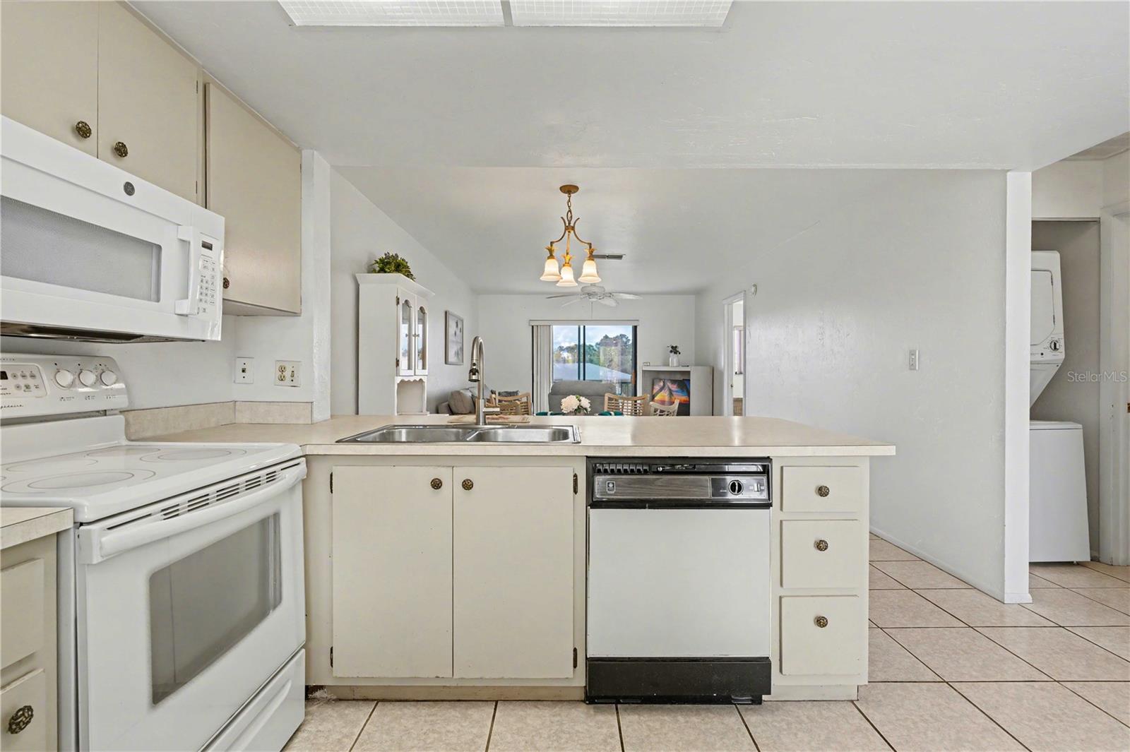 Image 19 of 34 For 25225 Rampart Boulevard 1606