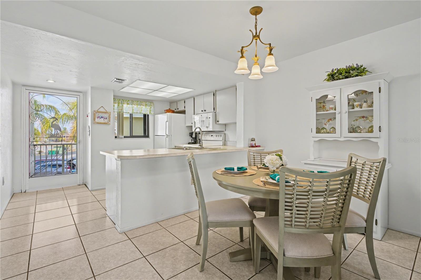 Image 7 of 34 For 25225 Rampart Boulevard 1606