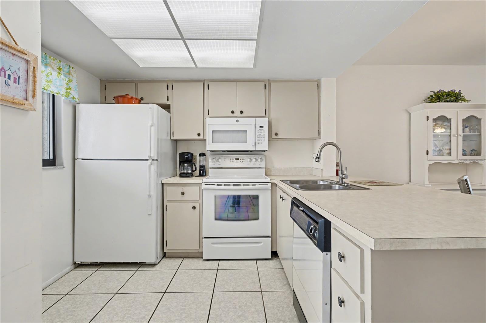 Image 8 of 34 For 25225 Rampart Boulevard 1606