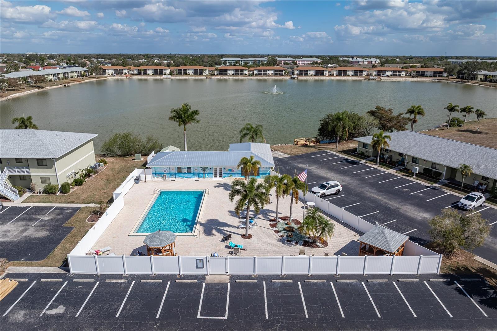 Image 9 of 34 For 25225 Rampart Boulevard 1606