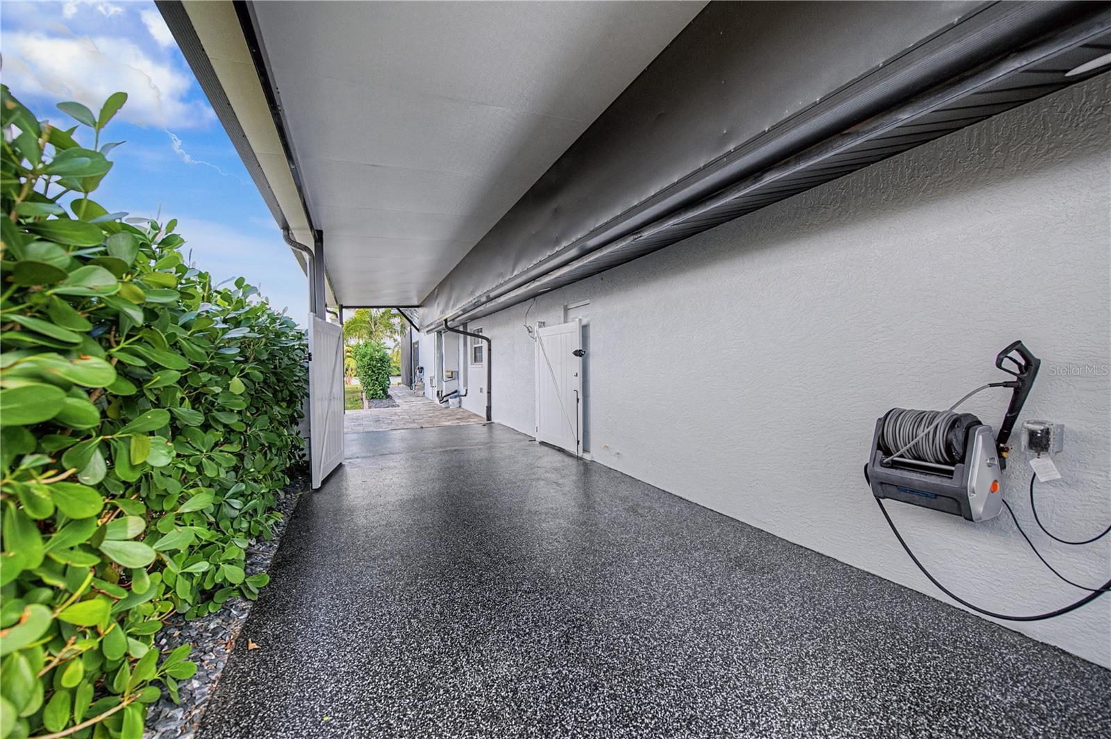 Image 17 of 96 For 2424 Harbour Drive