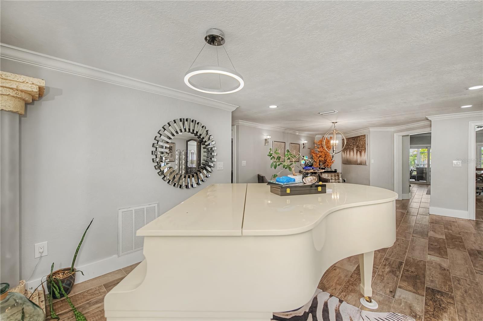 Image 21 of 96 For 2424 Harbour Drive