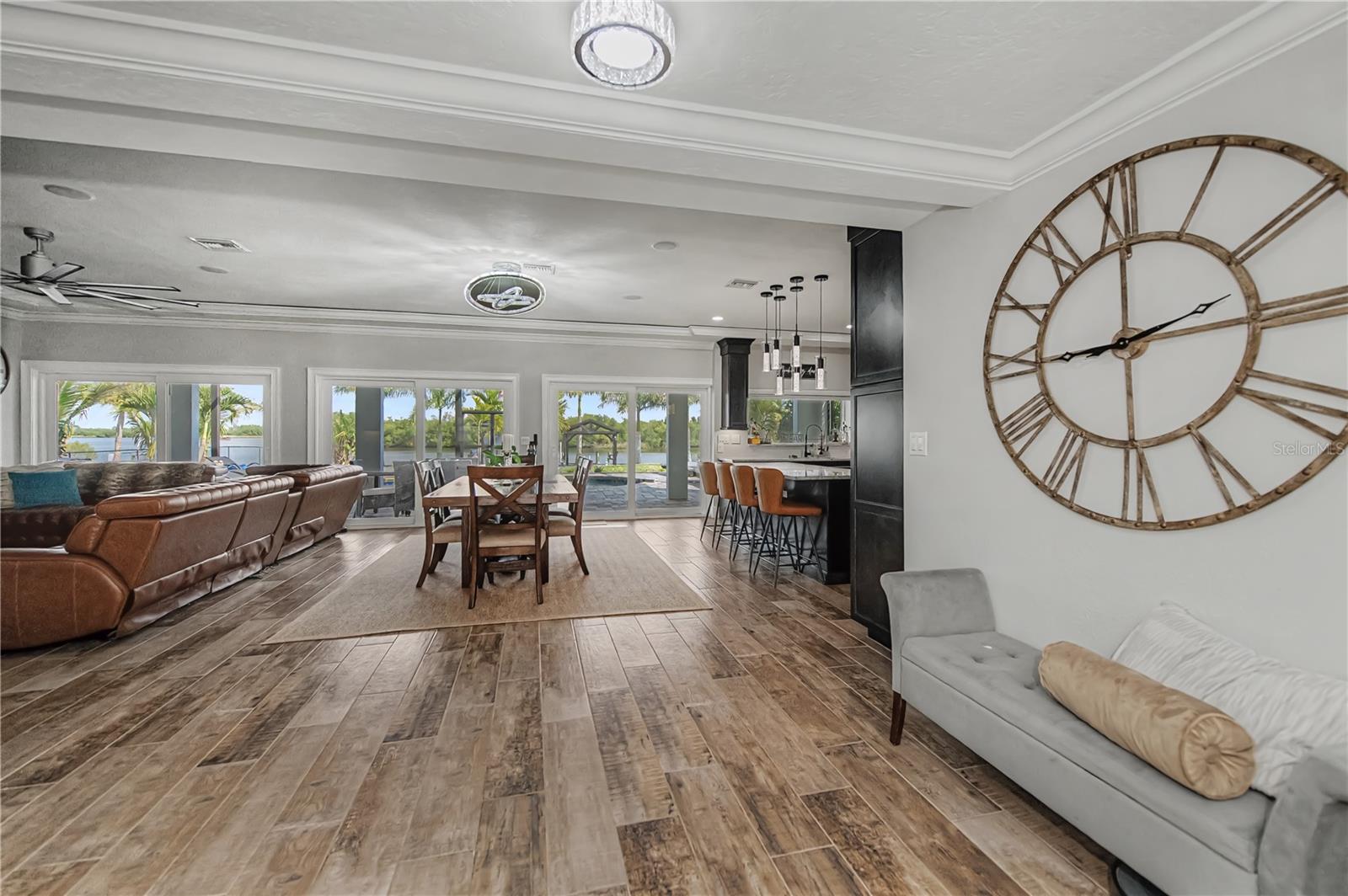 Image 25 of 96 For 2424 Harbour Drive