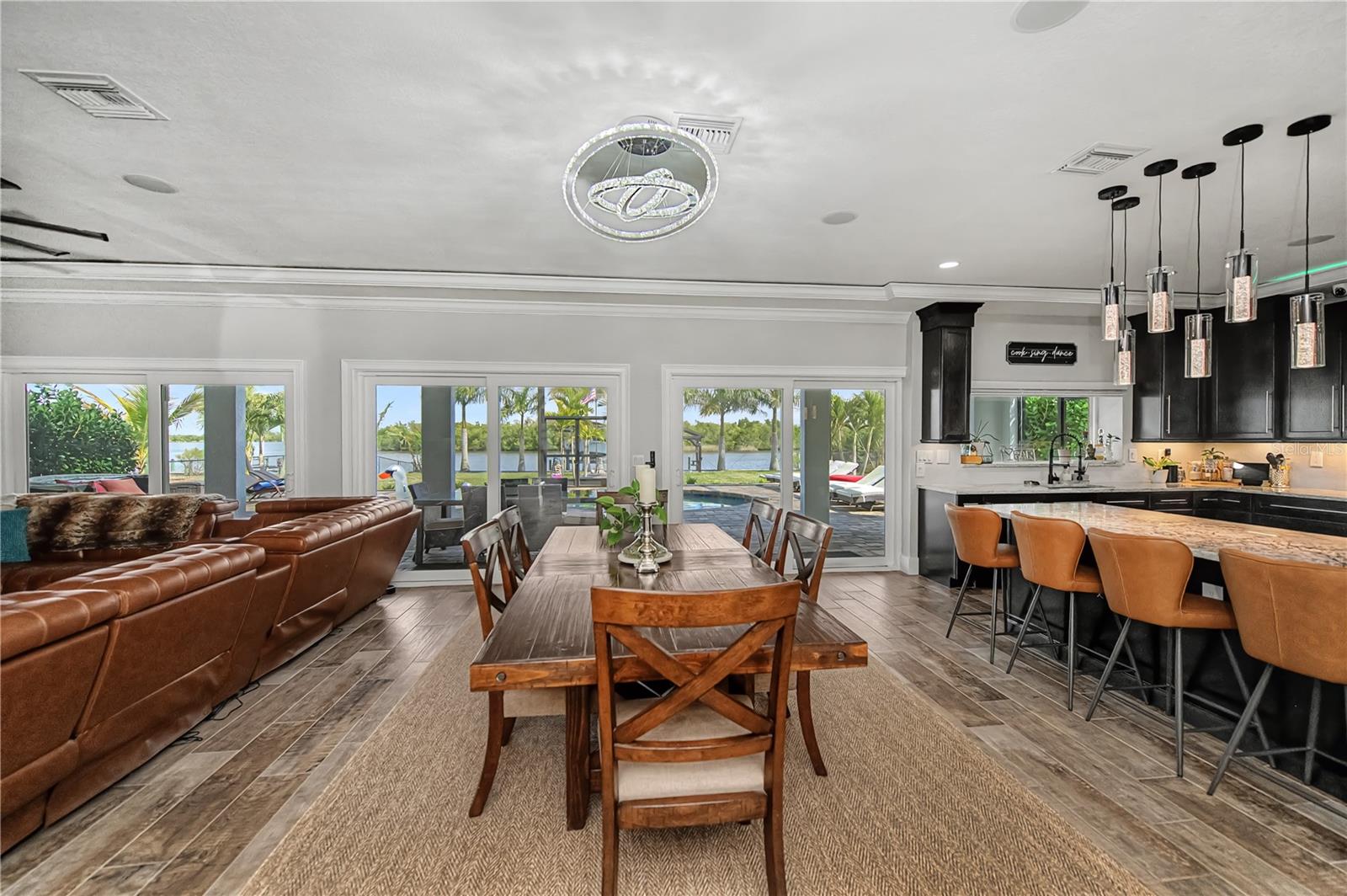 Image 27 of 96 For 2424 Harbour Drive