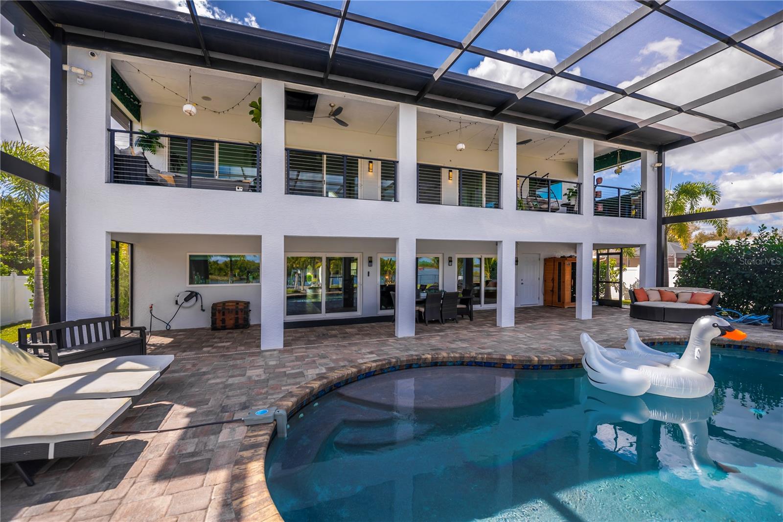 Image 3 of 96 For 2424 Harbour Drive