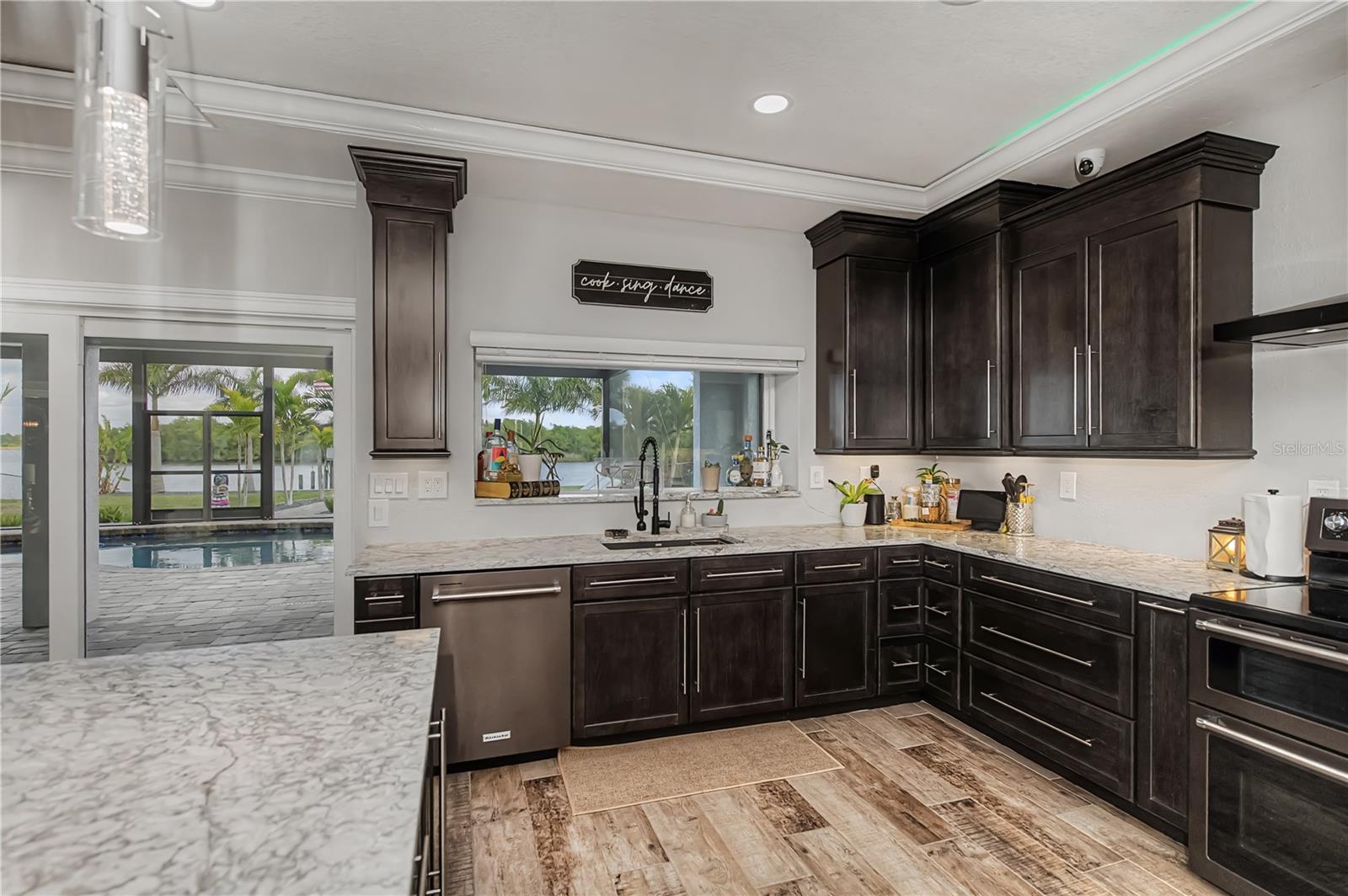 Image 31 of 96 For 2424 Harbour Drive